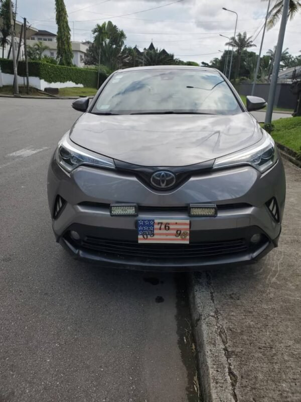 TOYOTA C-HR - Image 2